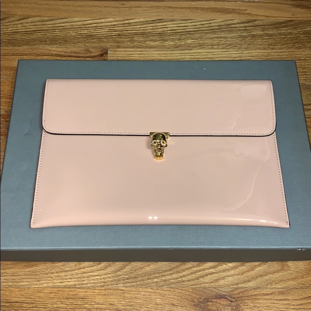 Alexander McQueen nude paten envelope clutch